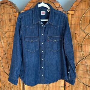 Levi's women’s Blue Denim Shirt